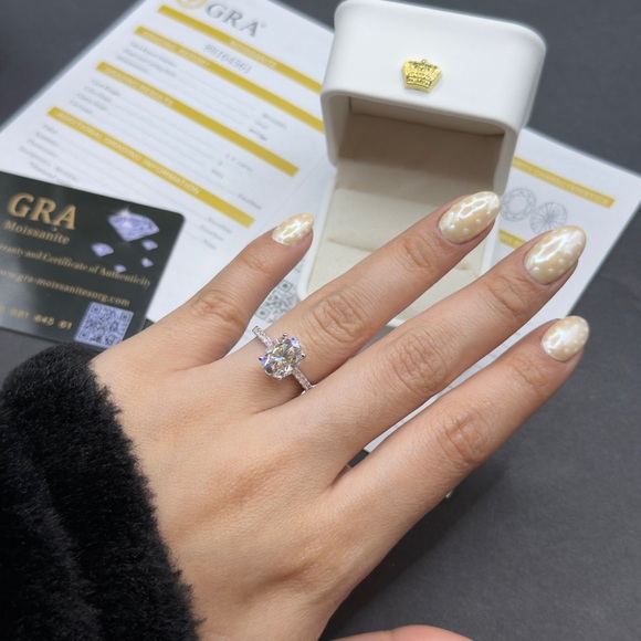 3ct oval cut real moissanite VVS1 engagement ring sz 5 and 6 available - Picture 5 of 11